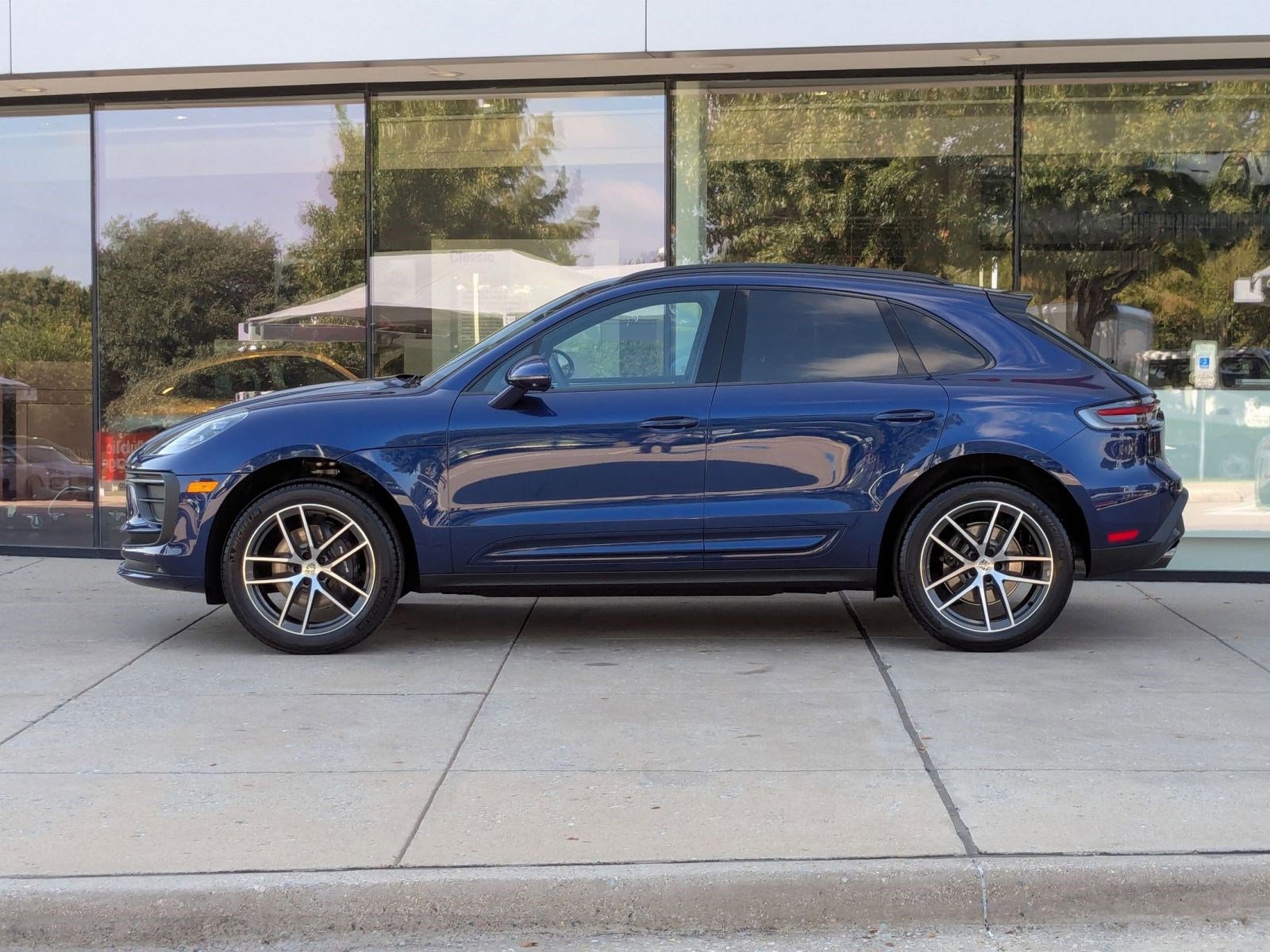 New 2026 Porsche Macan image 2