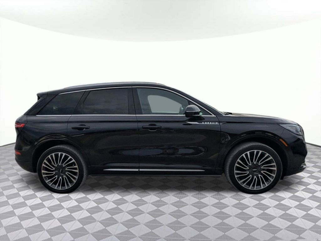 Used 2021 Lincoln Corsair Reserve w/ Sport Package AWD/4WD image 2