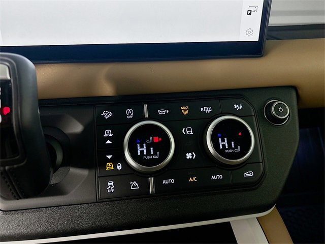 Used 2025 Land Rover Defender 110 S image 18
