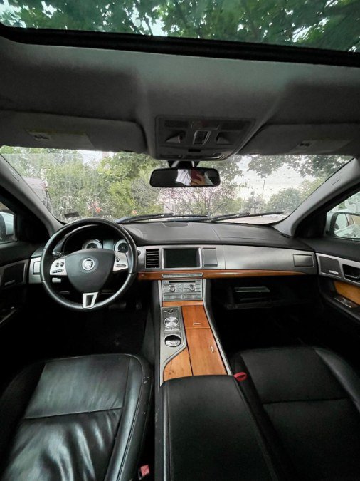 Used 2009 Jaguar XF Luxury RWD image 9