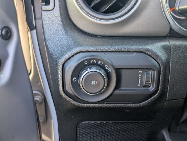 Used 2023 Jeep Wrangler Unlimited Sport AWD/4WD image 21