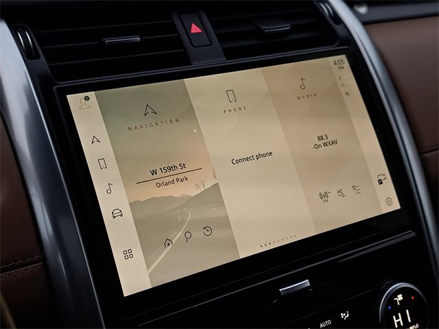 Used 2024 Land Rover Discovery Metropolitan Edition image 25