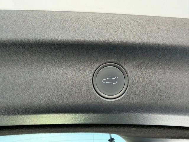 Used 2021 Tesla Model Y Long Range image 15