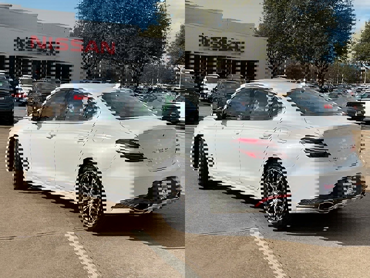 Used 2025 Genesis G70 2.5T image 7