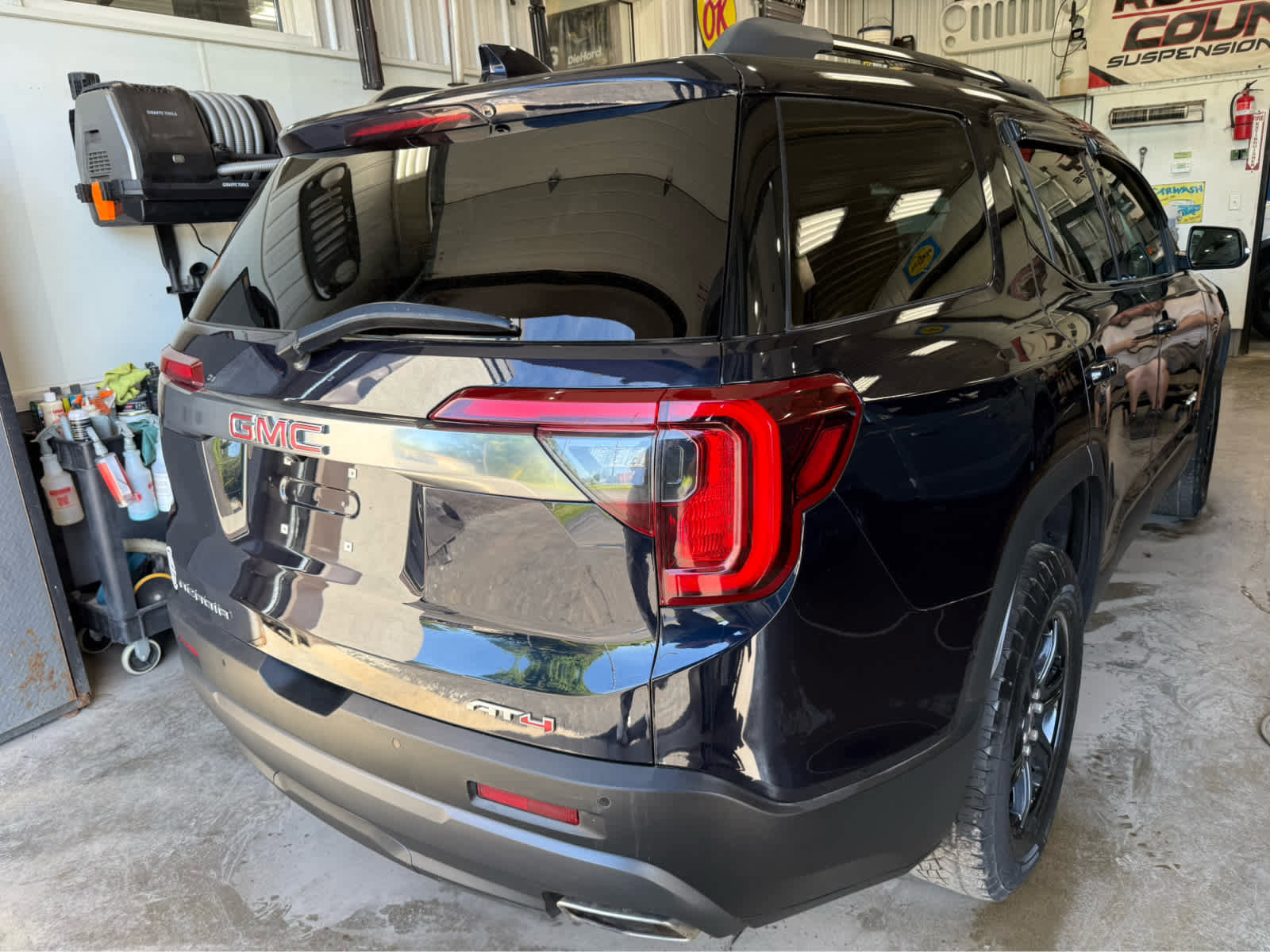 Used 2021 GMC Acadia AT4 w/ Trailering Package AWD/4WD image 5
