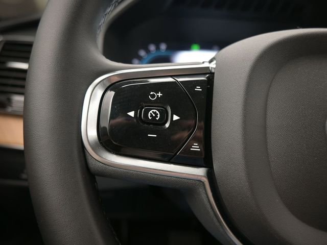 Used 2024 Volvo XC90 B6 Plus w/ Protection Package image 25
