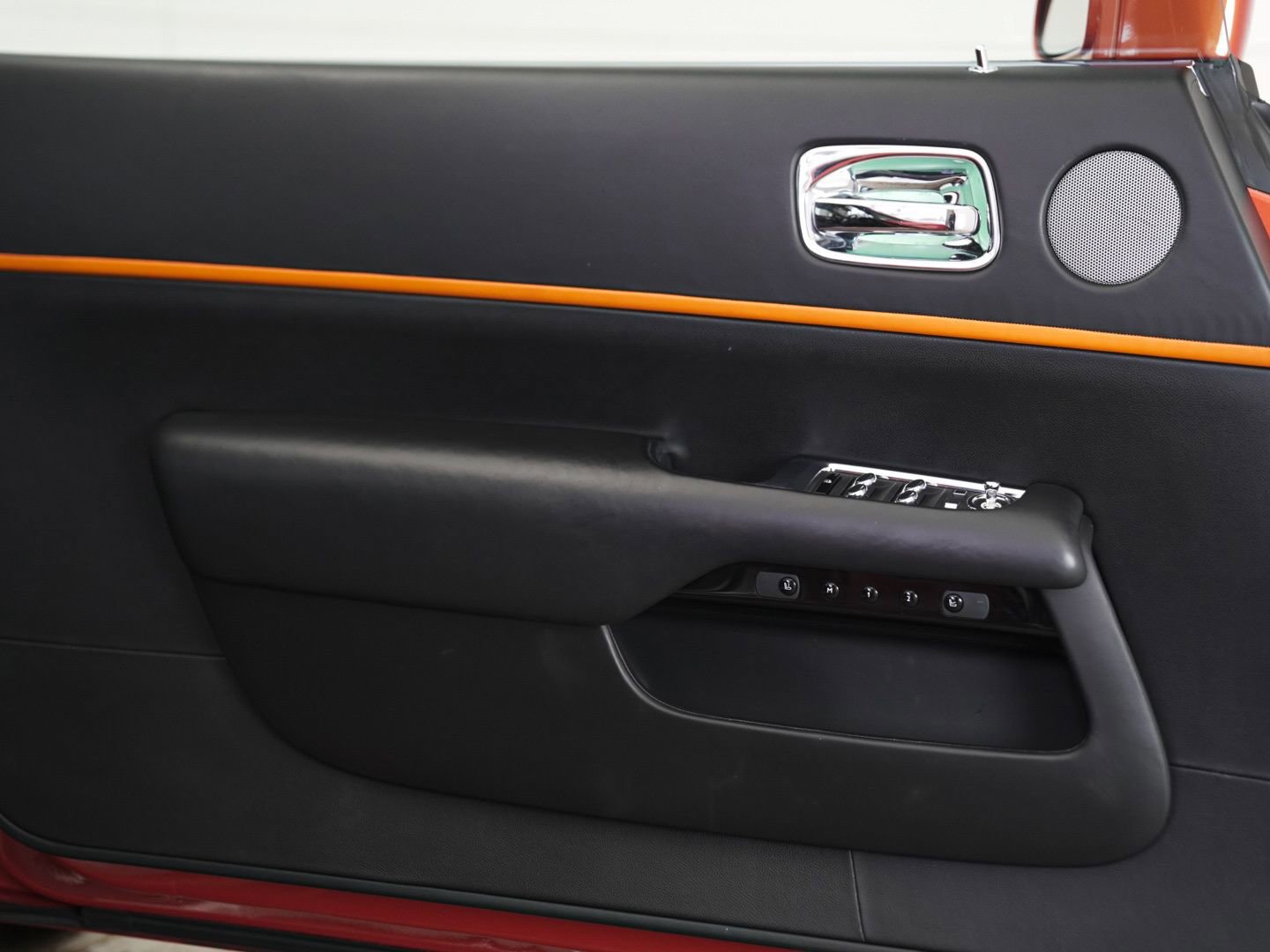 Used 2020 Rolls-Royce Dawn image 16