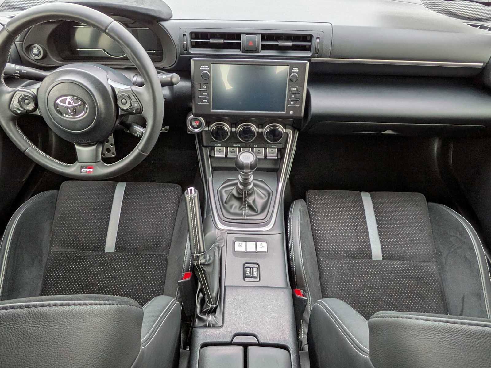 Used 2024 Toyota GR86 Premium image 14