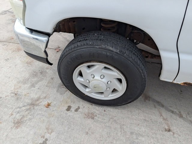 Used 2009 Ford E-350 and Econoline 350 XLT image 8