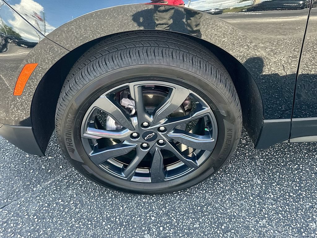 Used 2023 Chevrolet Equinox RS FWD image 30