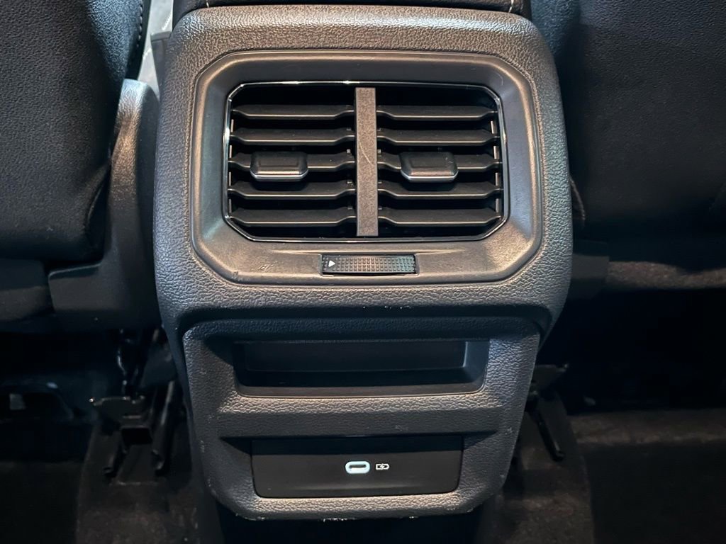 Used 2024 Volkswagen Taos SE image 22