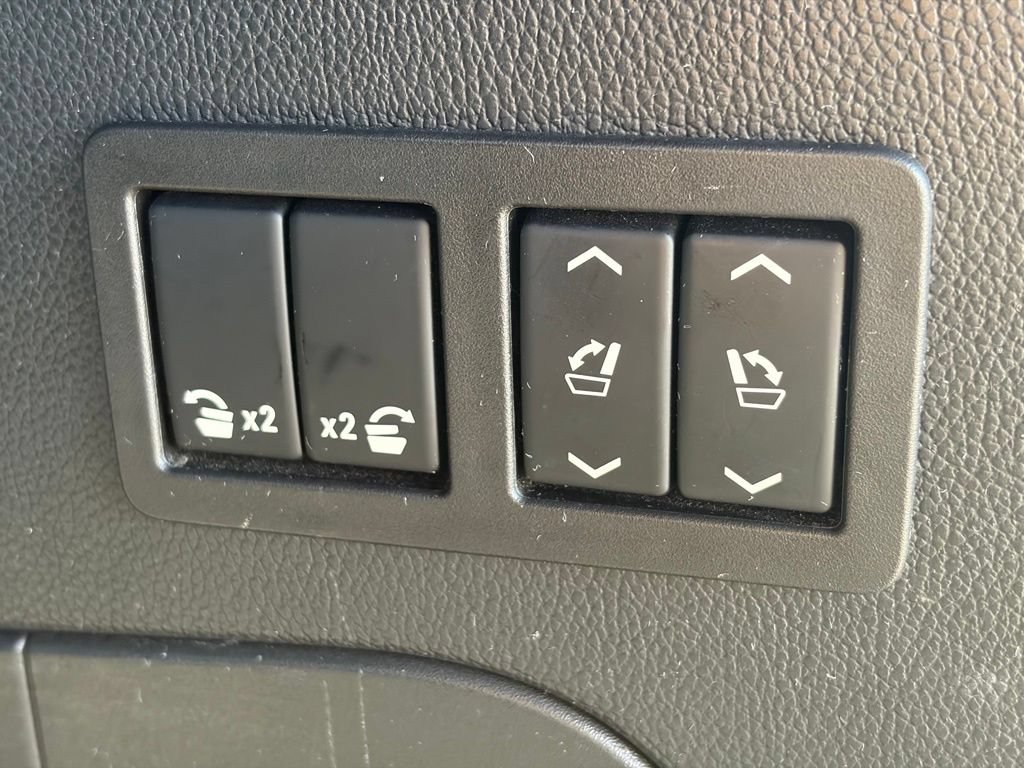 Used 2020 Cadillac Escalade Platinum AWD/4WD image 11