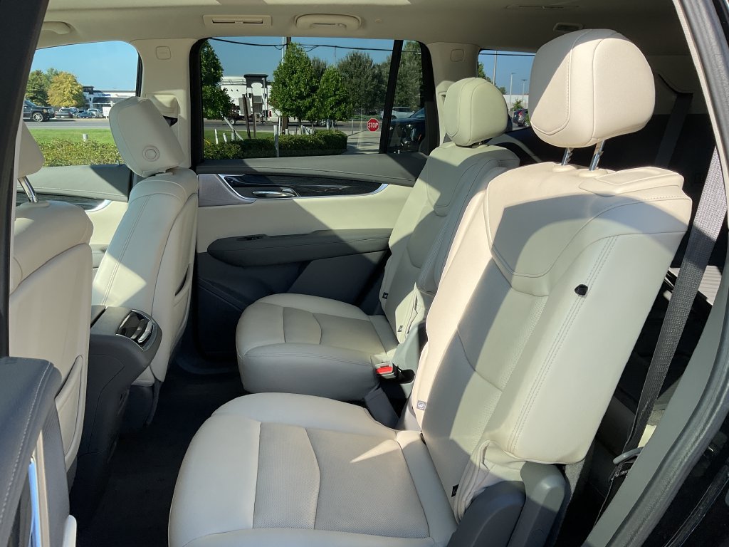 Used 2023 Cadillac XT6 Premium Luxury w/ LPO, Floor Liner Package AWD/4WD image 22