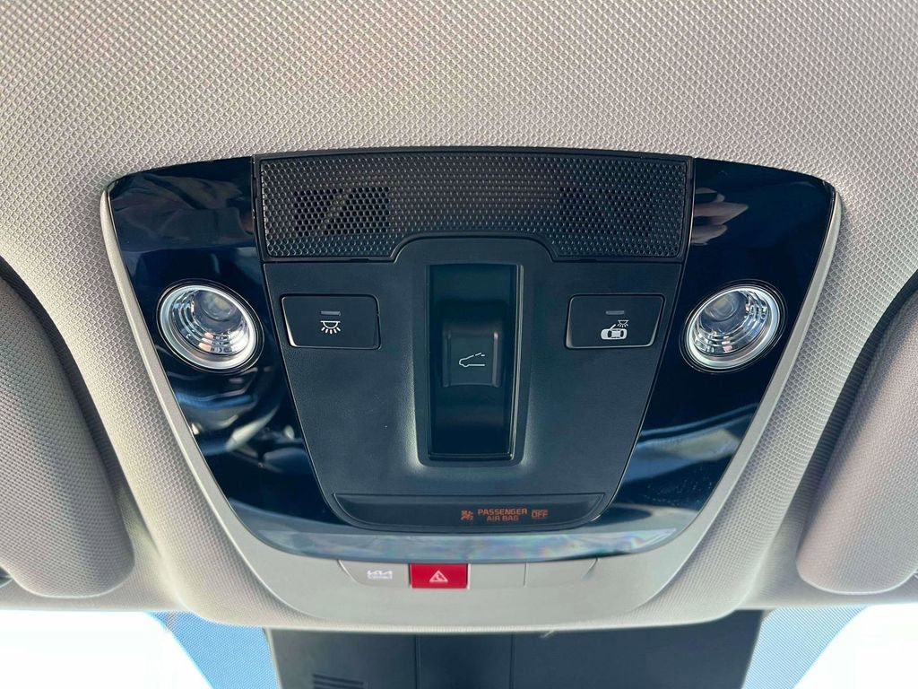 Certified 2025 Kia Sorento S w/ Panoramic Sunroof Package image 24