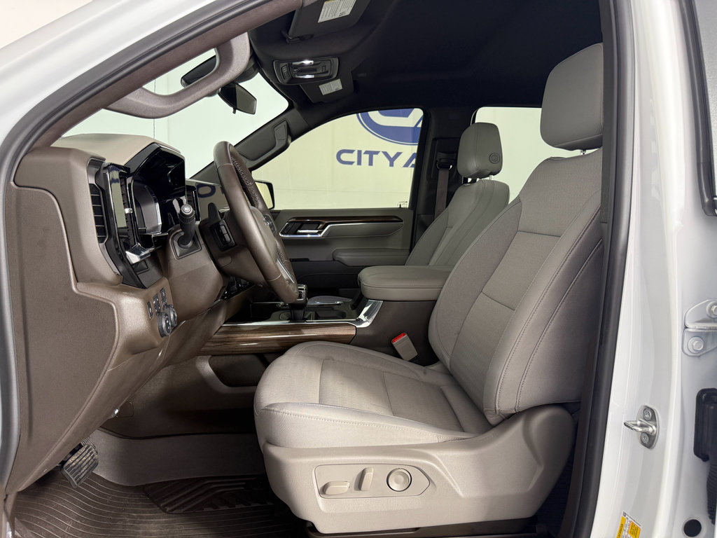 Used 2024 Chevrolet Silverado 1500 LT Trail Boss w/ Convenience Package II image 19