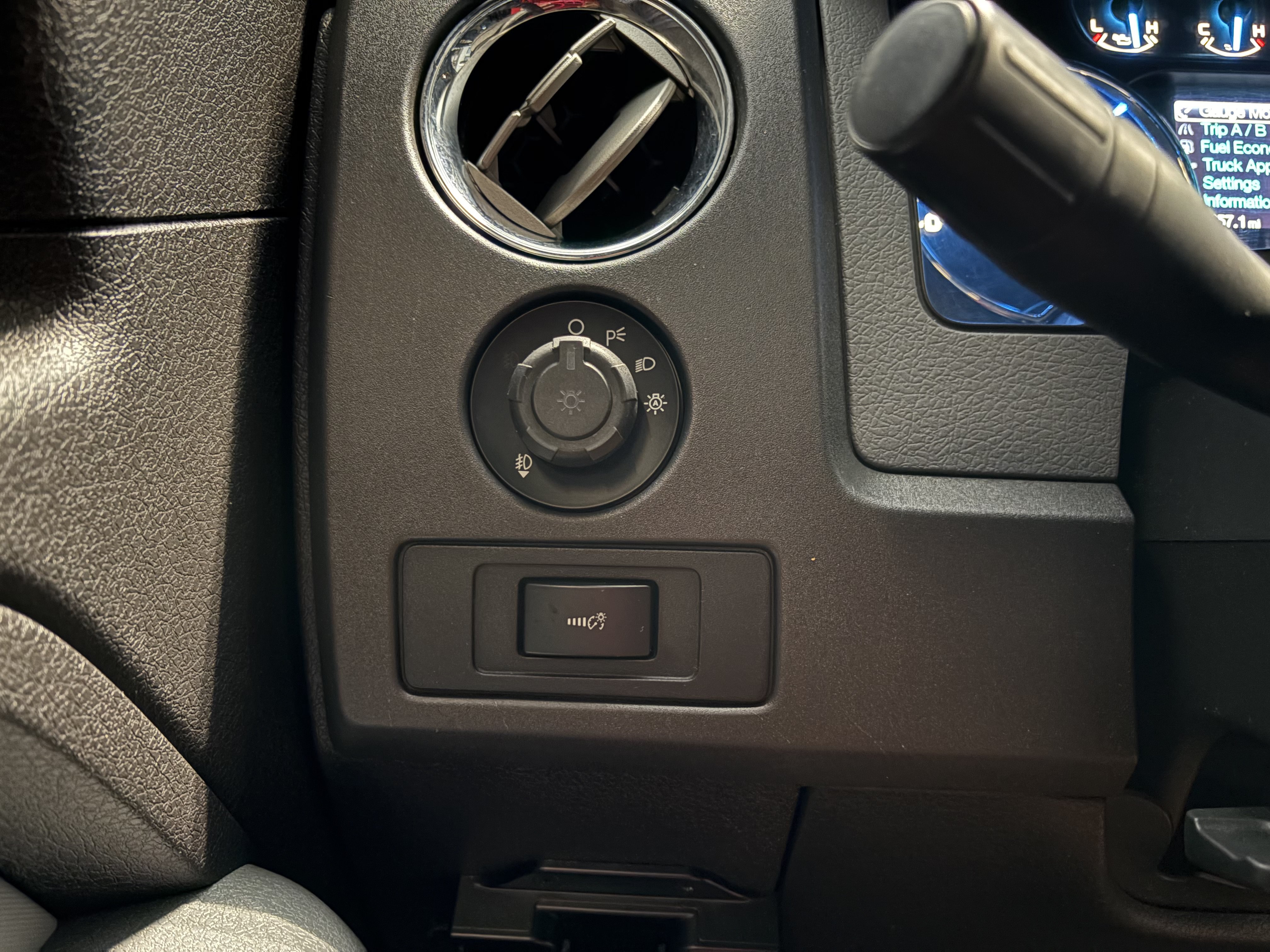 Used 2011 Ford F150 XLT w/ XLT Chrome Pkg RWD image 20