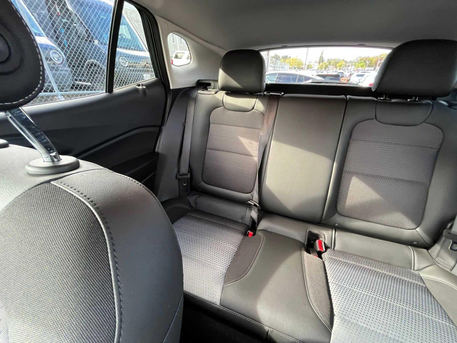 Used 2025 Chevrolet Trax LT image 37