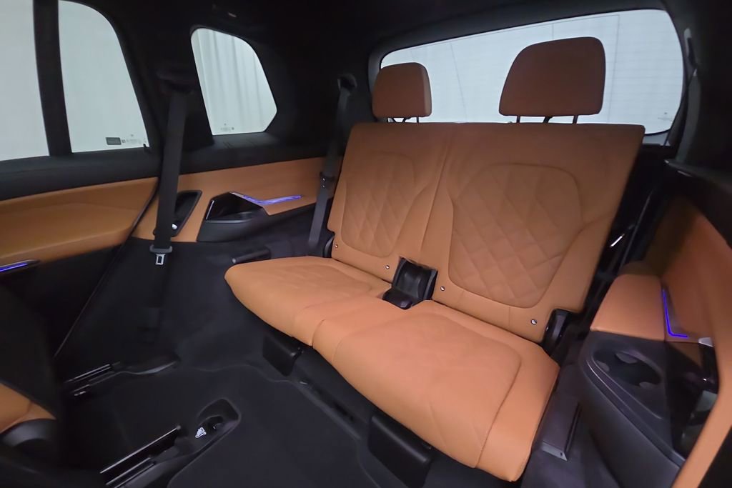Certified 2024 BMW X7 xDrive40i w/ Executive Package image 28