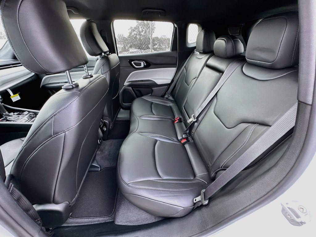 New 2026 Jeep Compass Limited AWD/4WD image 30