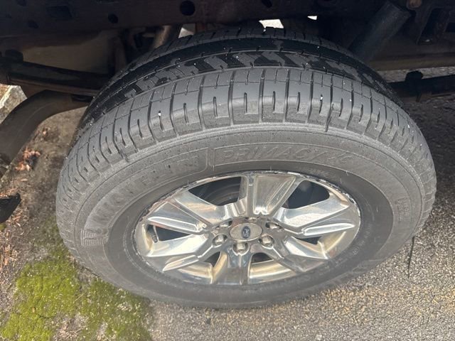 Used 2015 Ford F150 XLT w/ Equipment Group 302A Luxury AWD/4WD image 12