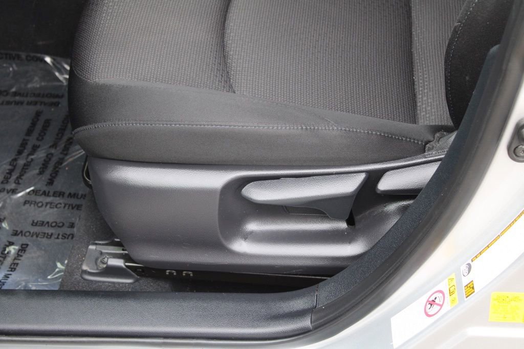 Used 2020 Toyota Prius LE image 17