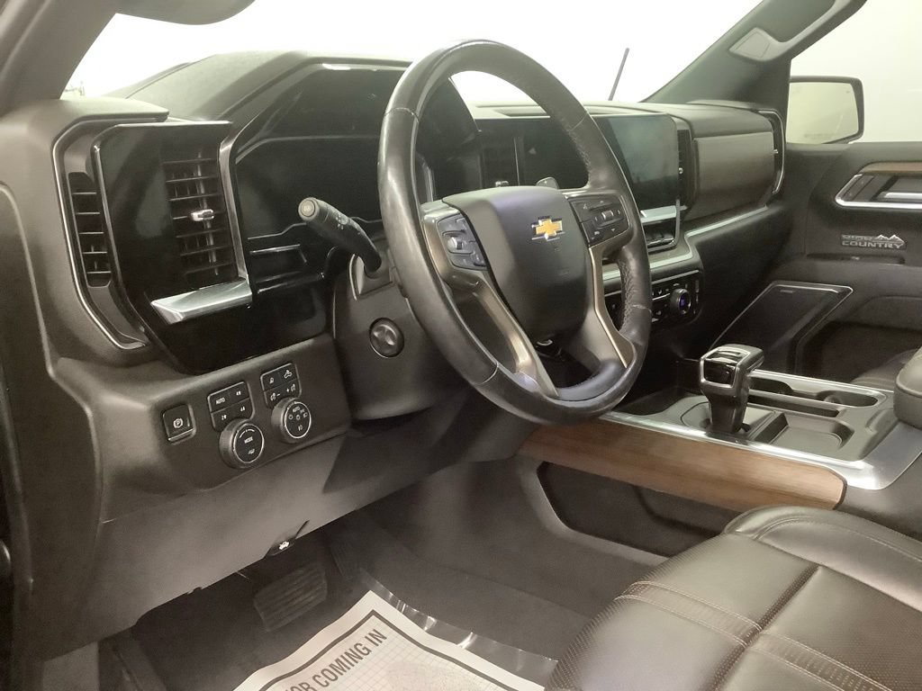Used 2022 Chevrolet Silverado 1500 High Country w/ High Country Premium Package AWD/4WD image 13