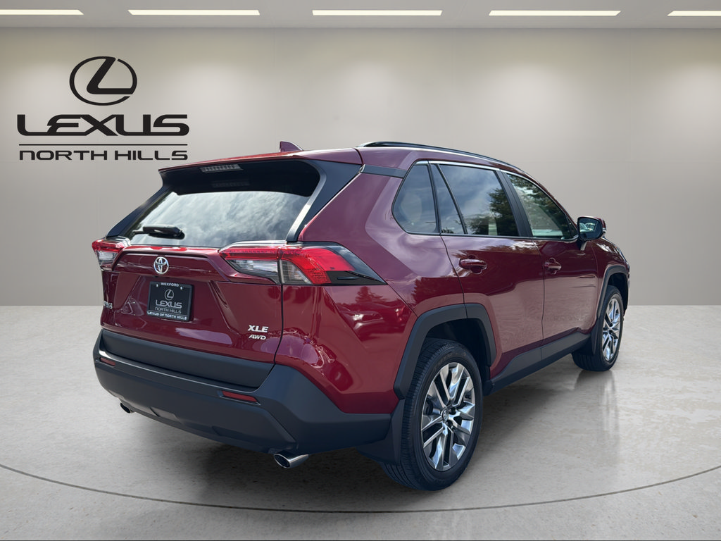 Used 2020 Toyota RAV4 XLE Premium AWD/4WD image 6