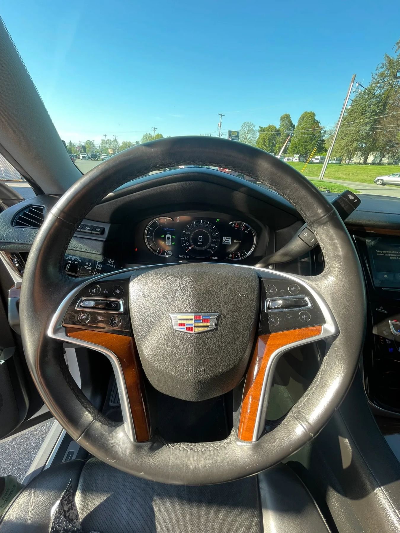 Used 2018 Cadillac Escalade ESV Premium Luxury AWD/4WD image 25