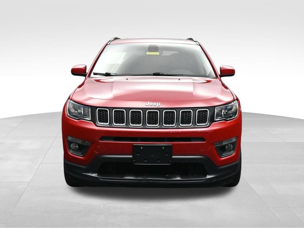 Used 2019 Jeep Compass Latitude w/ Cold Weather Group AWD/4WD image 8