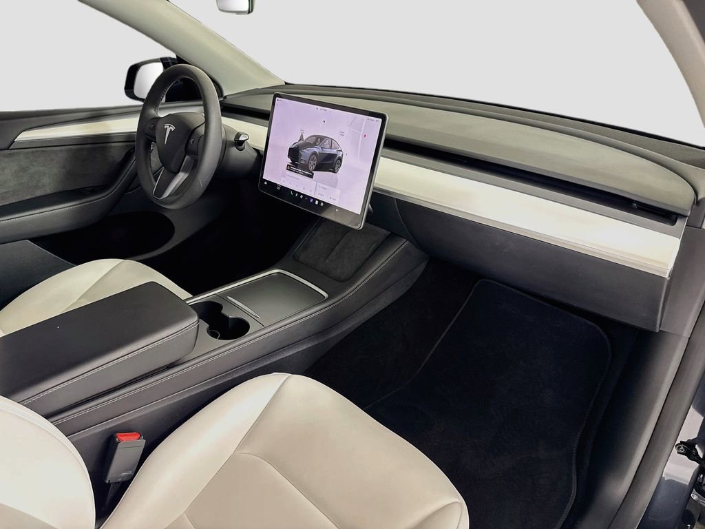 Used 2024 Tesla Model Y Long Range AWD/4WD image 27