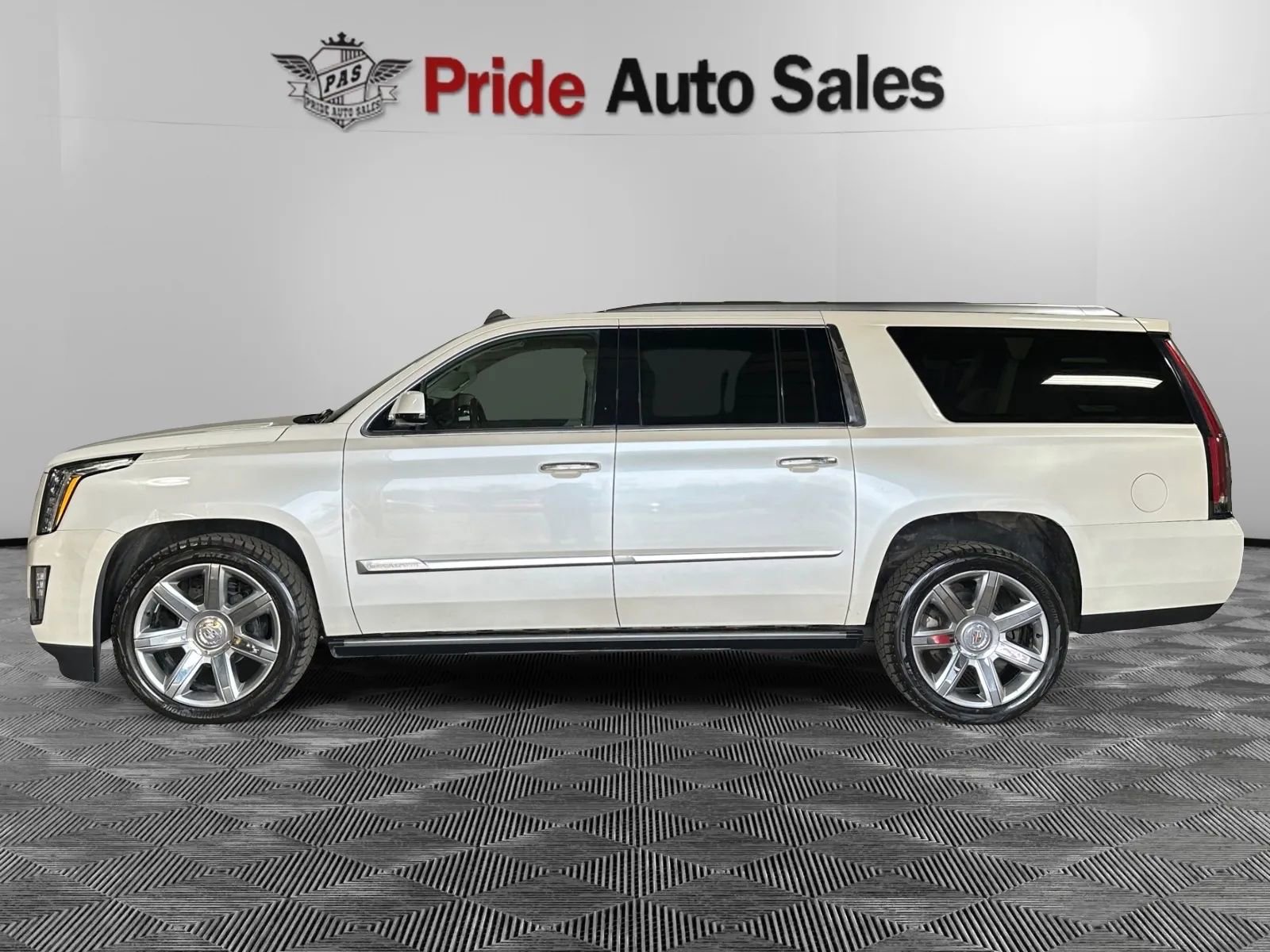 Used 2015 Cadillac Escalade ESV Premium AWD/4WD image 4