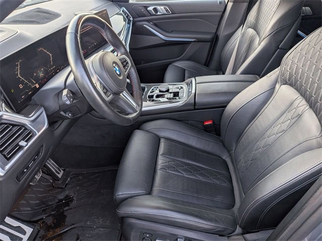 Used 2025 BMW X7 M60i w/ Climate Comfort Package image 12