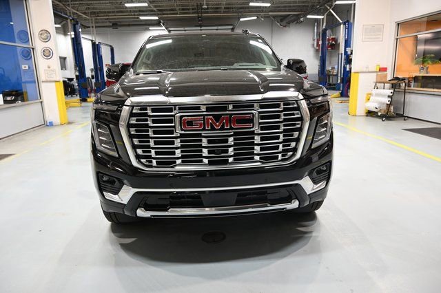 New 2026 GMC Yukon XL Denali w/ Denali Reserve Package image 2