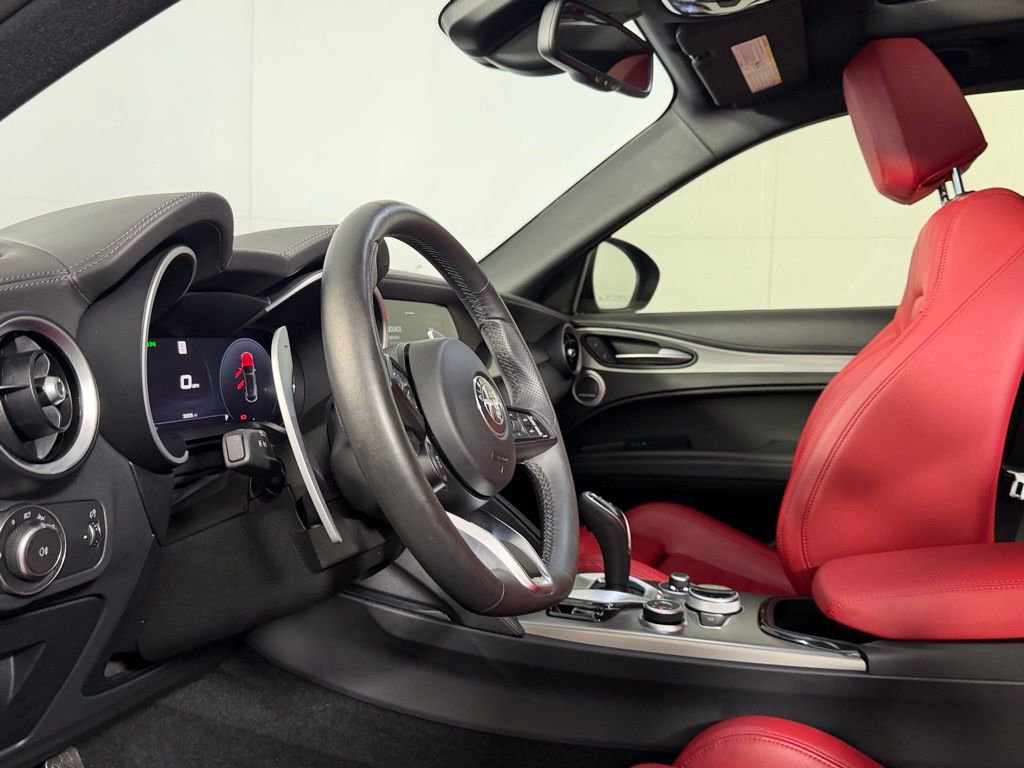 Used 2024 Alfa Romeo Stelvio Veloce image 20