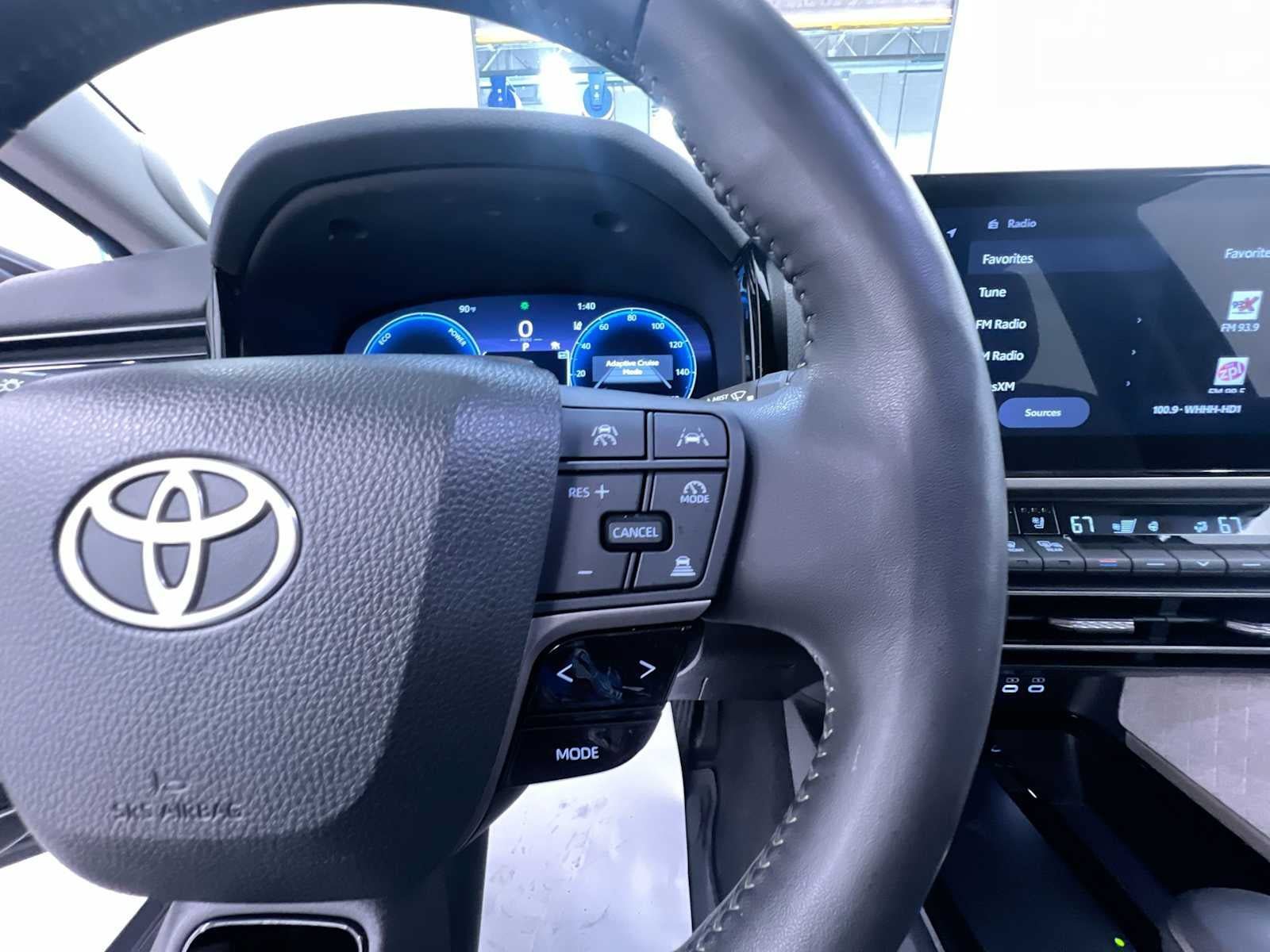Used 2025 Toyota Camry XLE w/ Premium Plus Package AWD/4WD image 21
