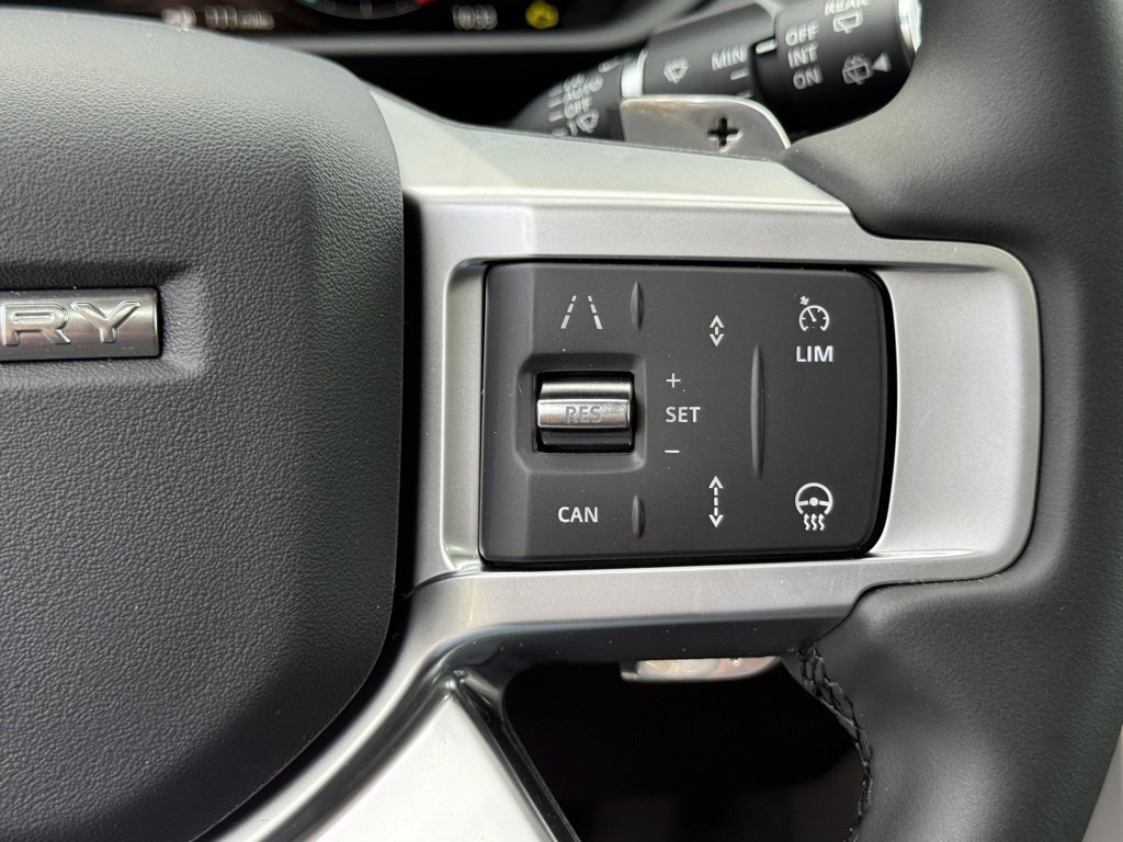 New 2025 Land Rover Discovery S image 19