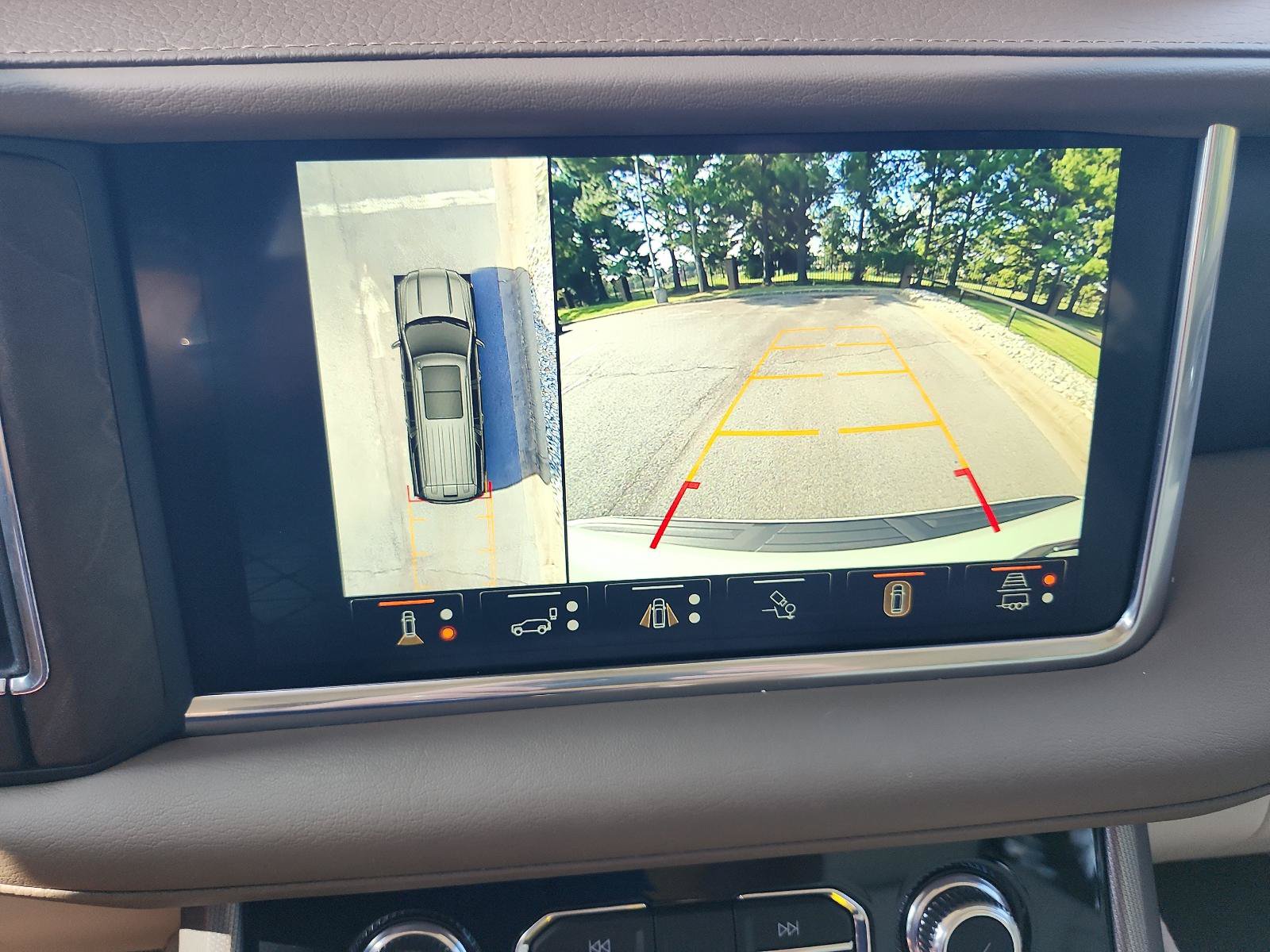 Certified 2023 GMC Yukon Denali w/ Denali Reserve Package AWD/4WD image 19