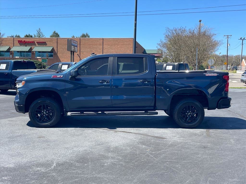 Used 2022 Chevrolet Silverado 1500 LT Trail Boss w/ LPO, Dark Essentials Package image 4