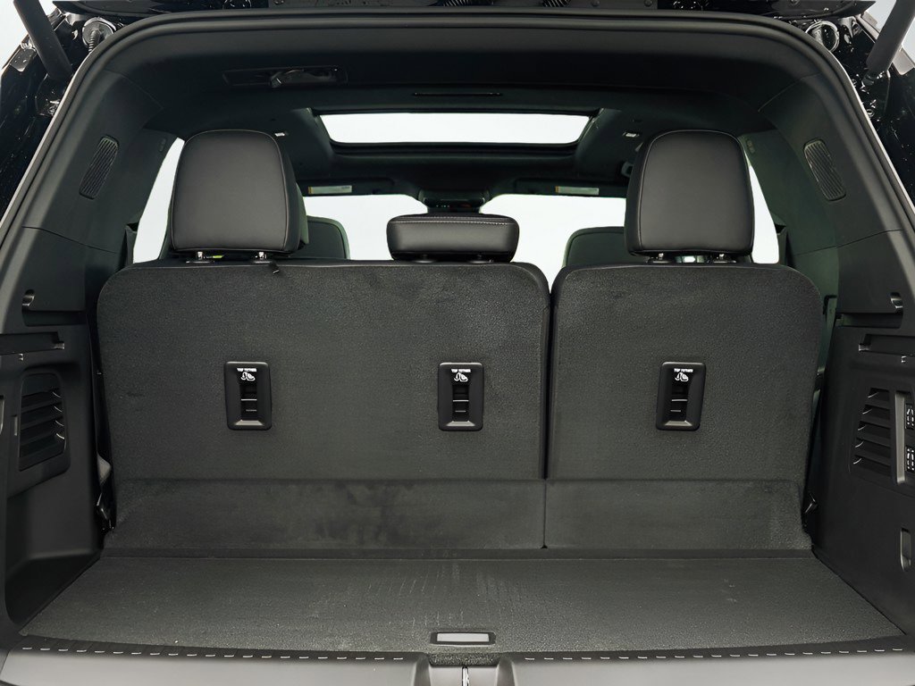 New 2026 Chevrolet Traverse High Country w/ LPO, Floor Liner Package image 8