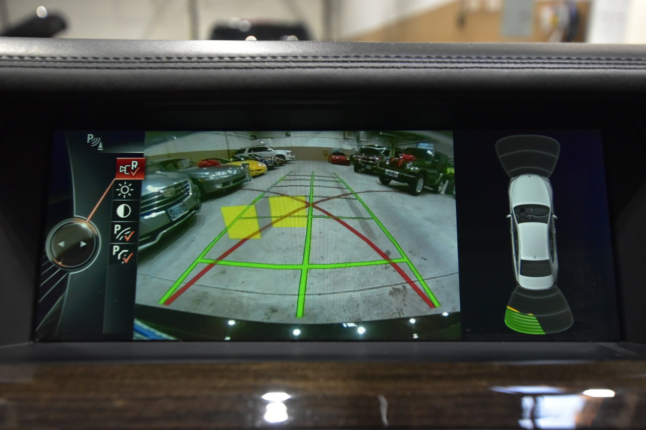 Used 2013 BMW 750i xDrive image 29