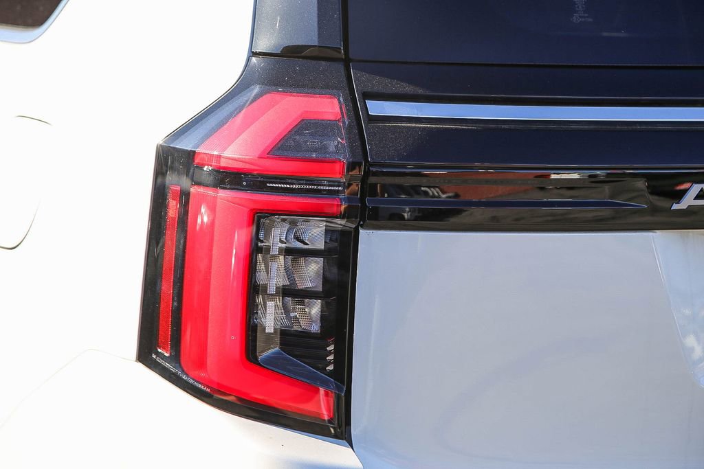 New 2026 Nissan Armada SV image 9