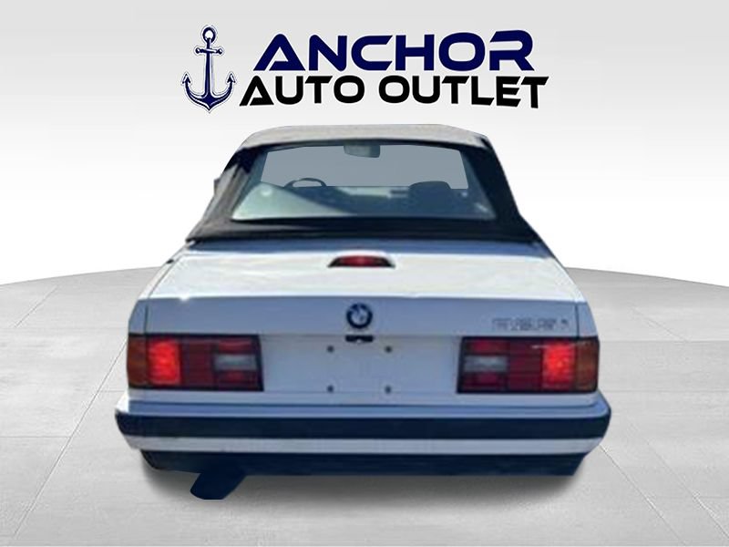 Used 1992 BMW 325i Convertible RWD image 7