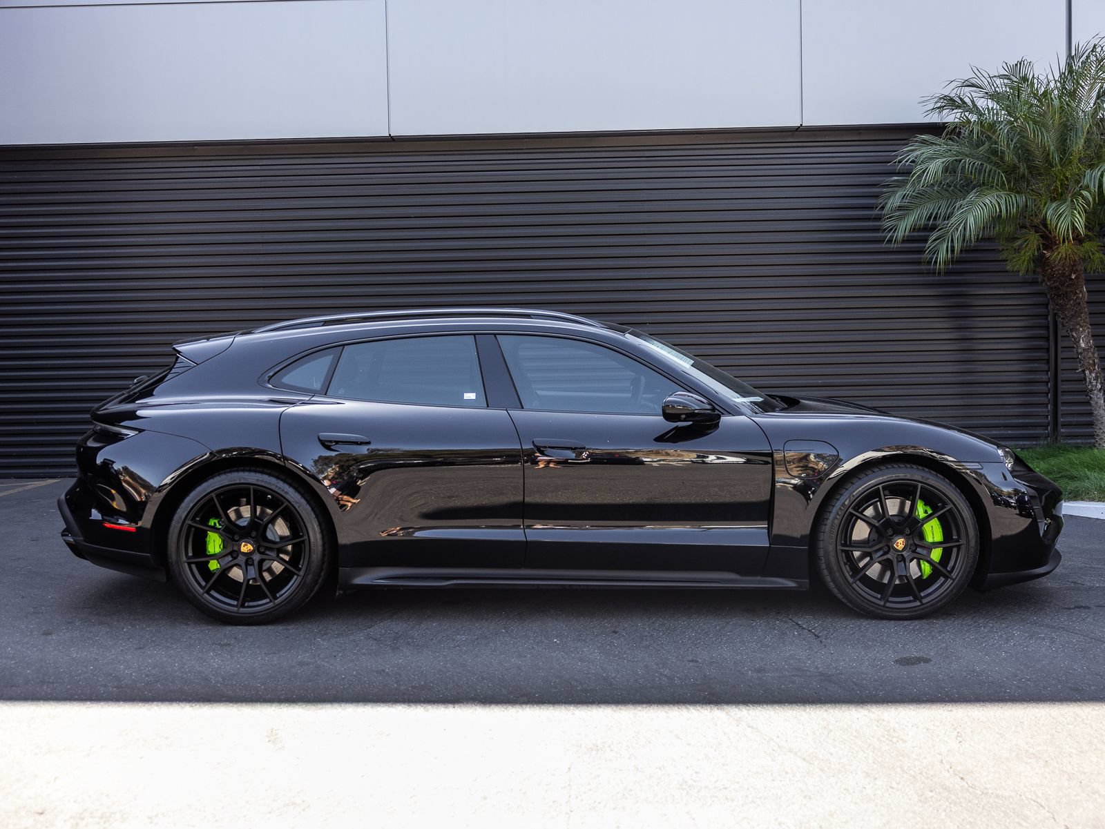 Certified 2024 Porsche Taycan GTS AWD/4WD image 8