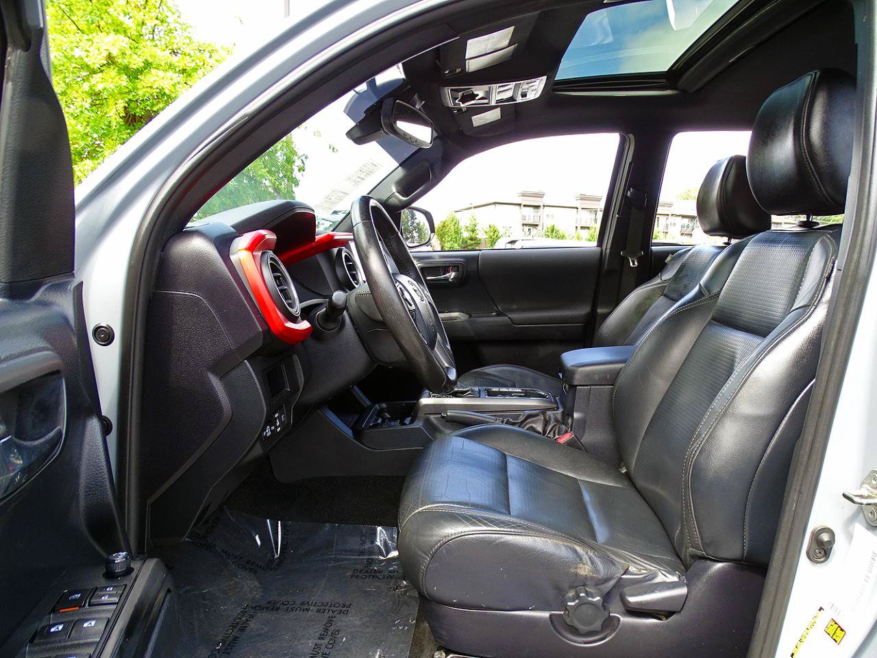 Used 2019 Toyota Tacoma TRD Off-Road AWD/4WD image 15