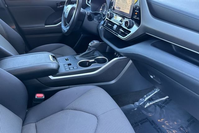 Used 2023 Toyota Highlander LE image 20