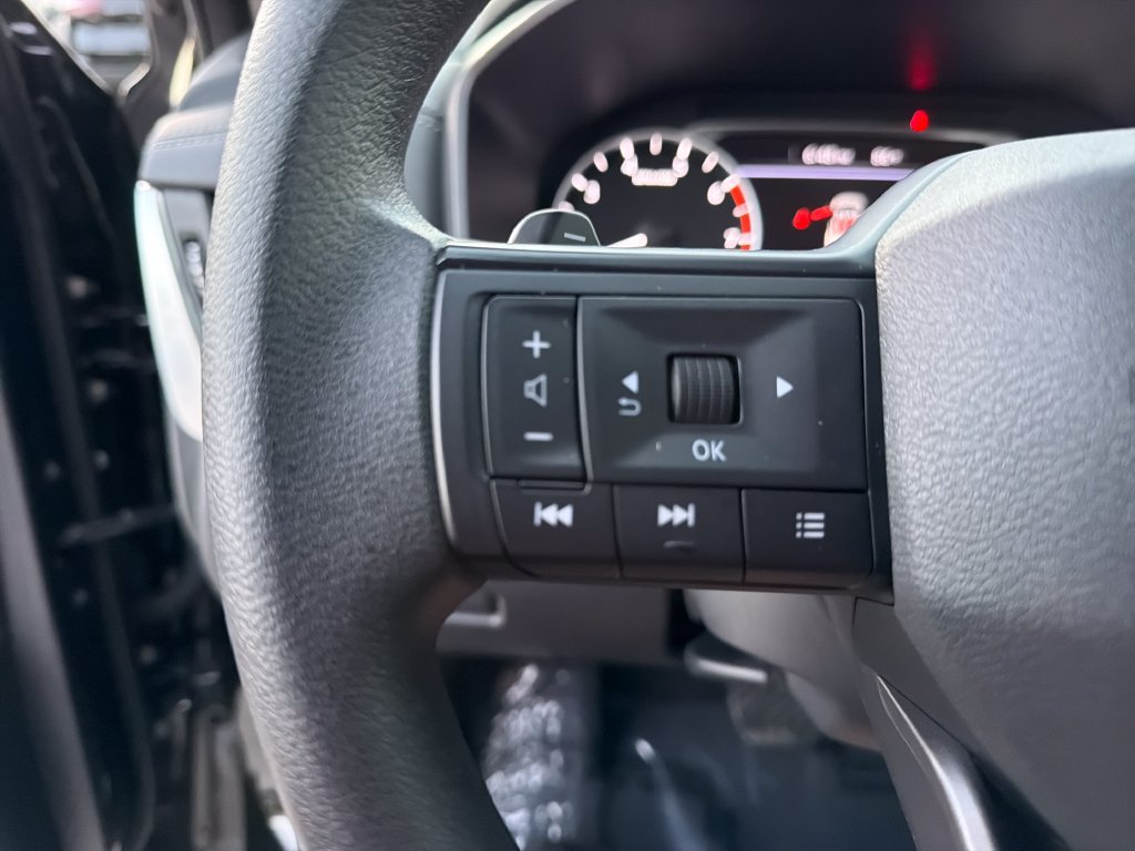 Used 2025 Nissan Rogue S FWD image 19