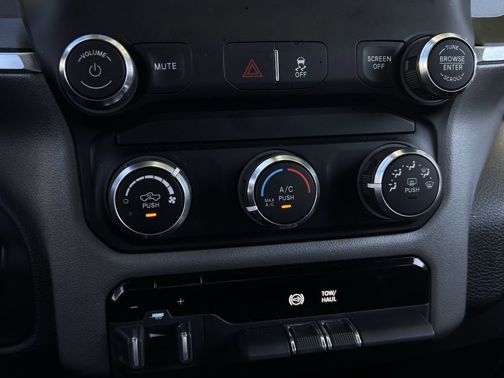 Used 2024 RAM 3500 Big Horn image 21