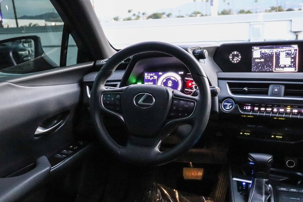 Used 2020 Lexus UX 250h w/ Premium Package AWD/4WD image 17
