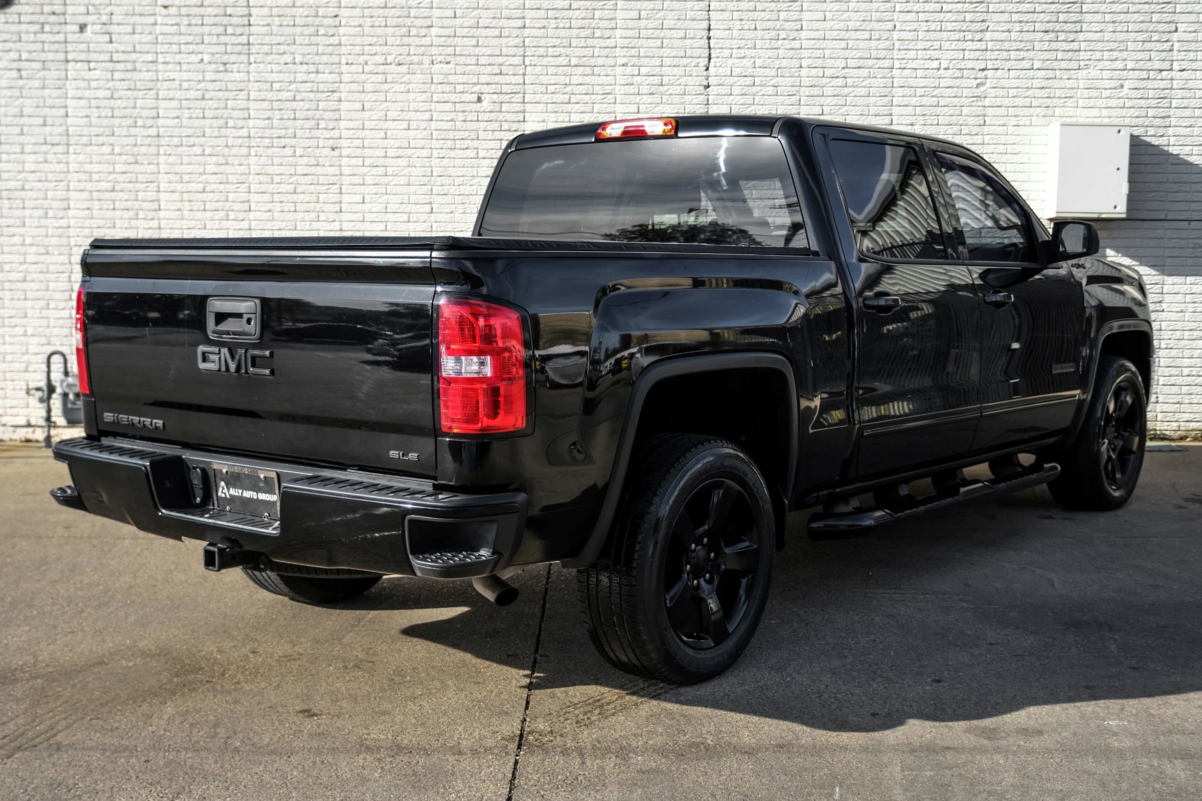 Used 2017 GMC Sierra 1500 SLE w/ SLE Value Package image 7
