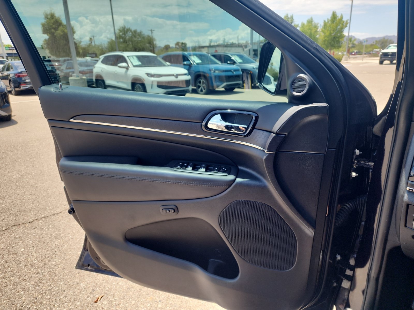 Used 2020 Jeep Grand Cherokee High Altitude AWD/4WD image 13
